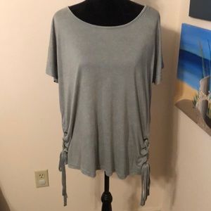 Green ‘She + Sky’ tie sides top